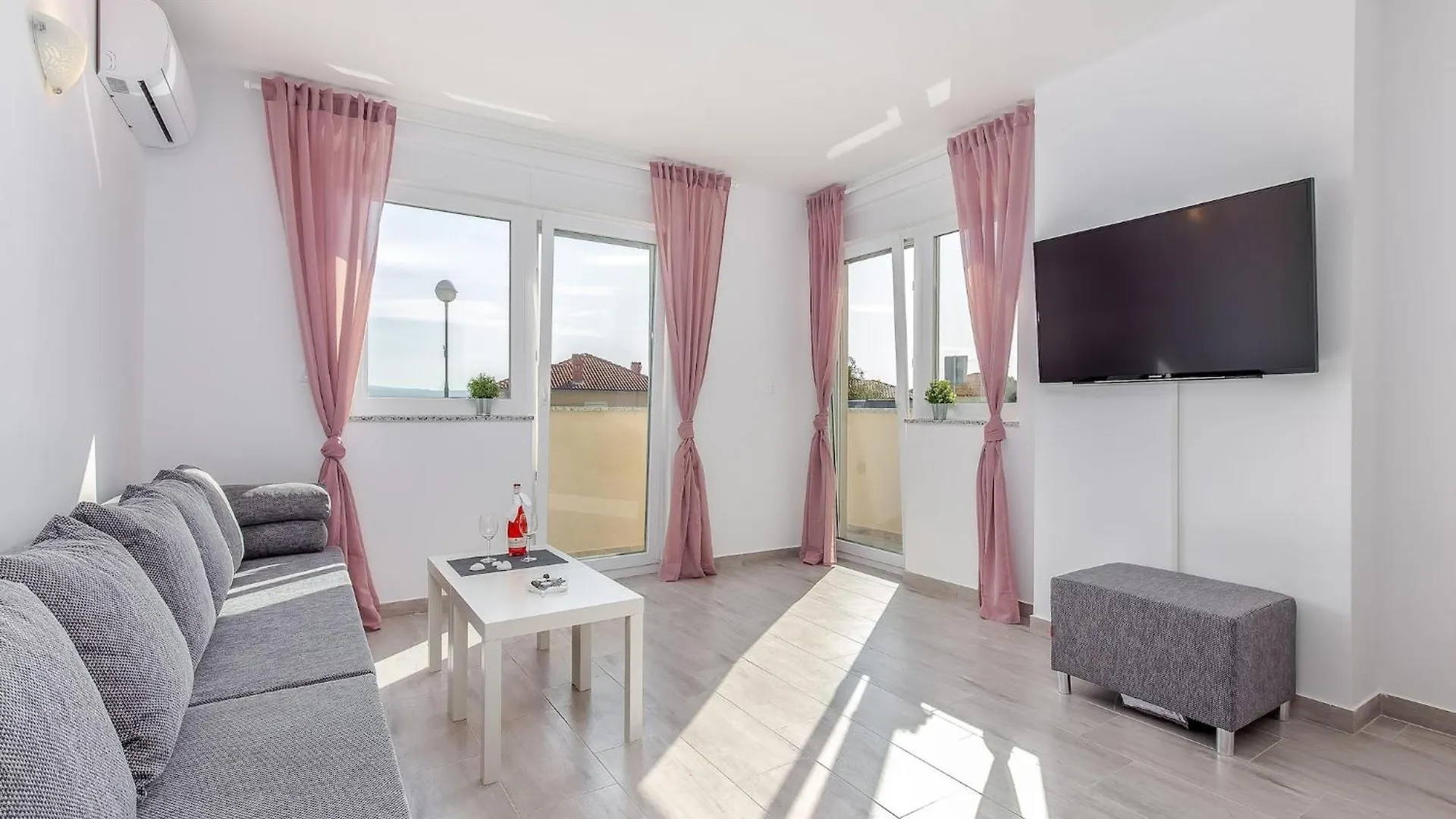 Gorgeous Homes With Swimming Pool Jacuzzi And A Magnificent Sea View Dramalj