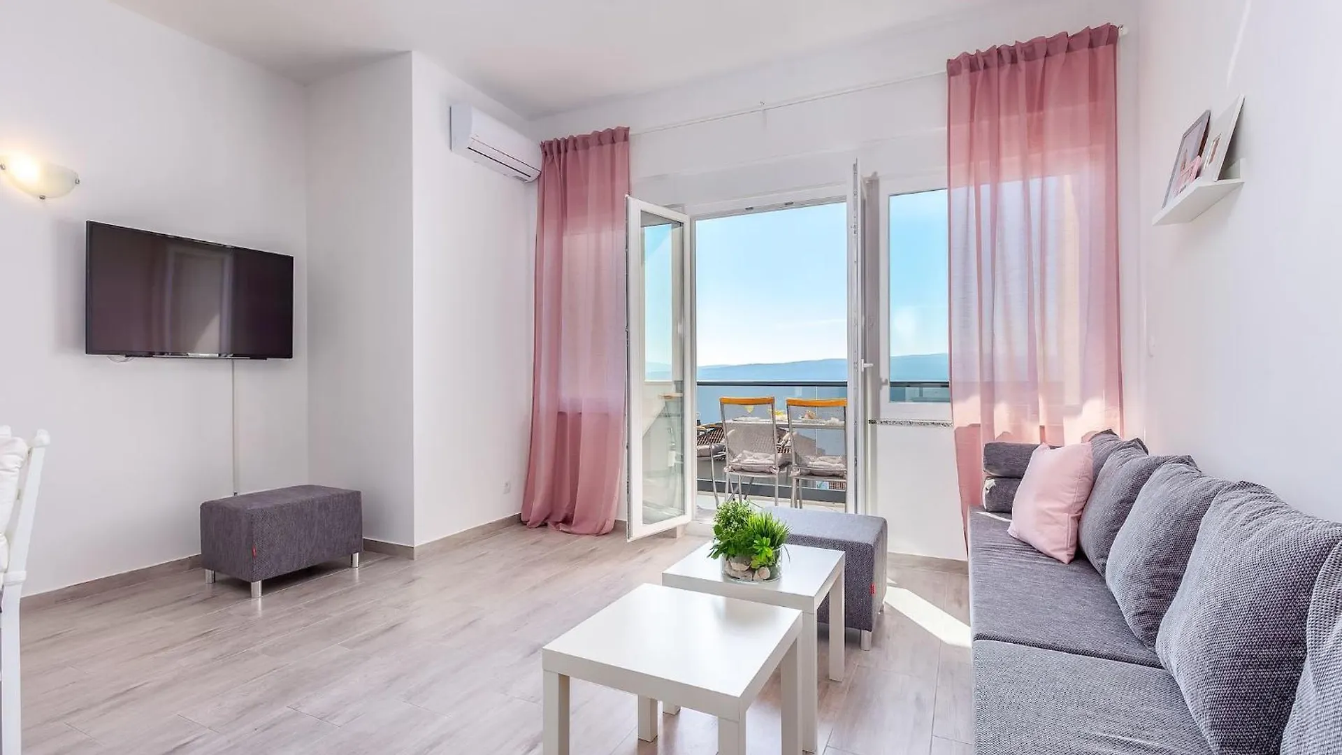 Gorgeous Homes With Swimming Pool Jacuzzi And A Magnificent Sea View Dramalj